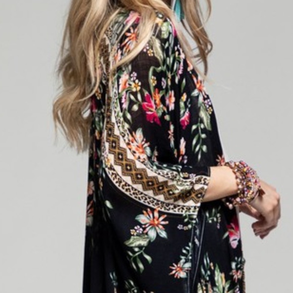 Last 1! NWT Bohemian Floral Print Kimono with Fringe - Picture 5 of 5